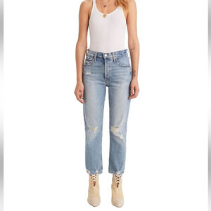 mother The Tomcat in The Confession
Light Blue Distressed Jeans 24